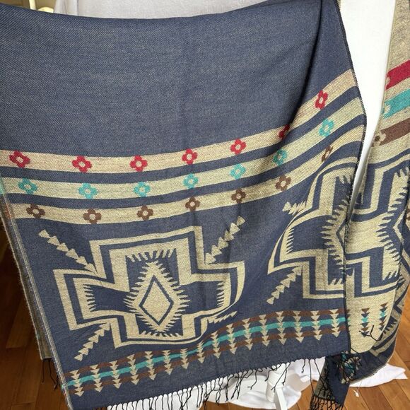 Urban CoCo Shawl Poncho Wrap Cape Reversible Fringe Tassel Aztec Western - Picture 12 of 13